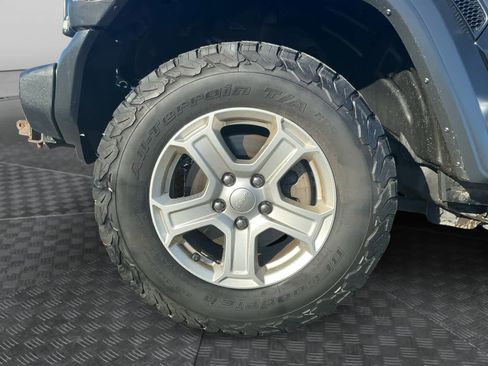 Used 2018 Jeep Wrangler Unlimited Sport S image 15