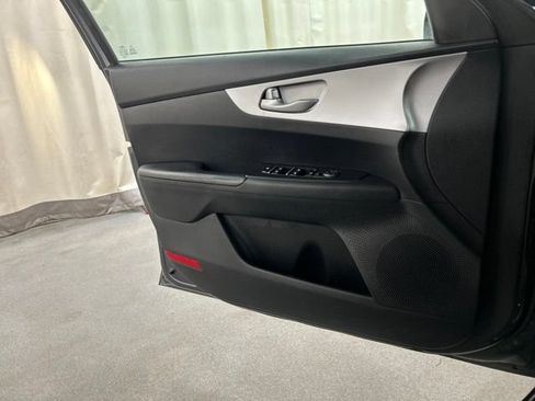 Used 2022 Kia Forte LXS w/ LXS Technology Package FWD image 15
