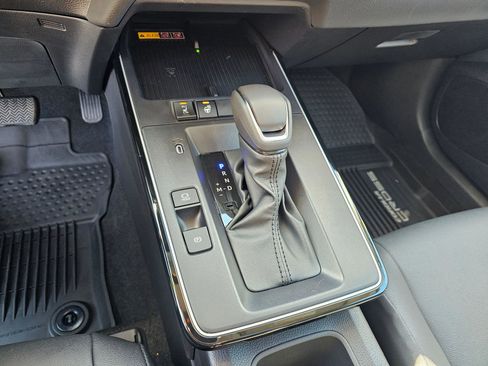 Used 2026 Toyota Corolla Cross XLE w/ Convenience Package image 31