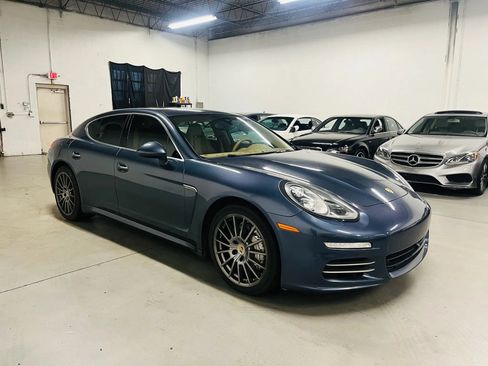 Used 2014 Porsche Panamera 4S AWD/4WD image 4
