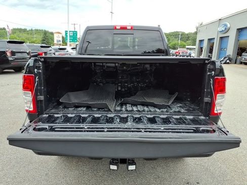 Used 2024 RAM 2500 Tradesman w/ Chrome Appearance Group AWD/4WD image 13
