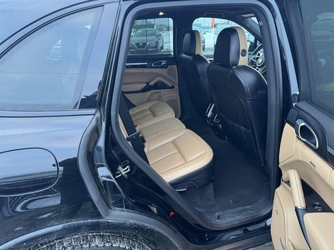 Used 2018 Porsche Cayenne image 28