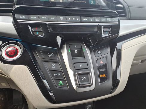 New 2026 Honda Odyssey Touring image 11