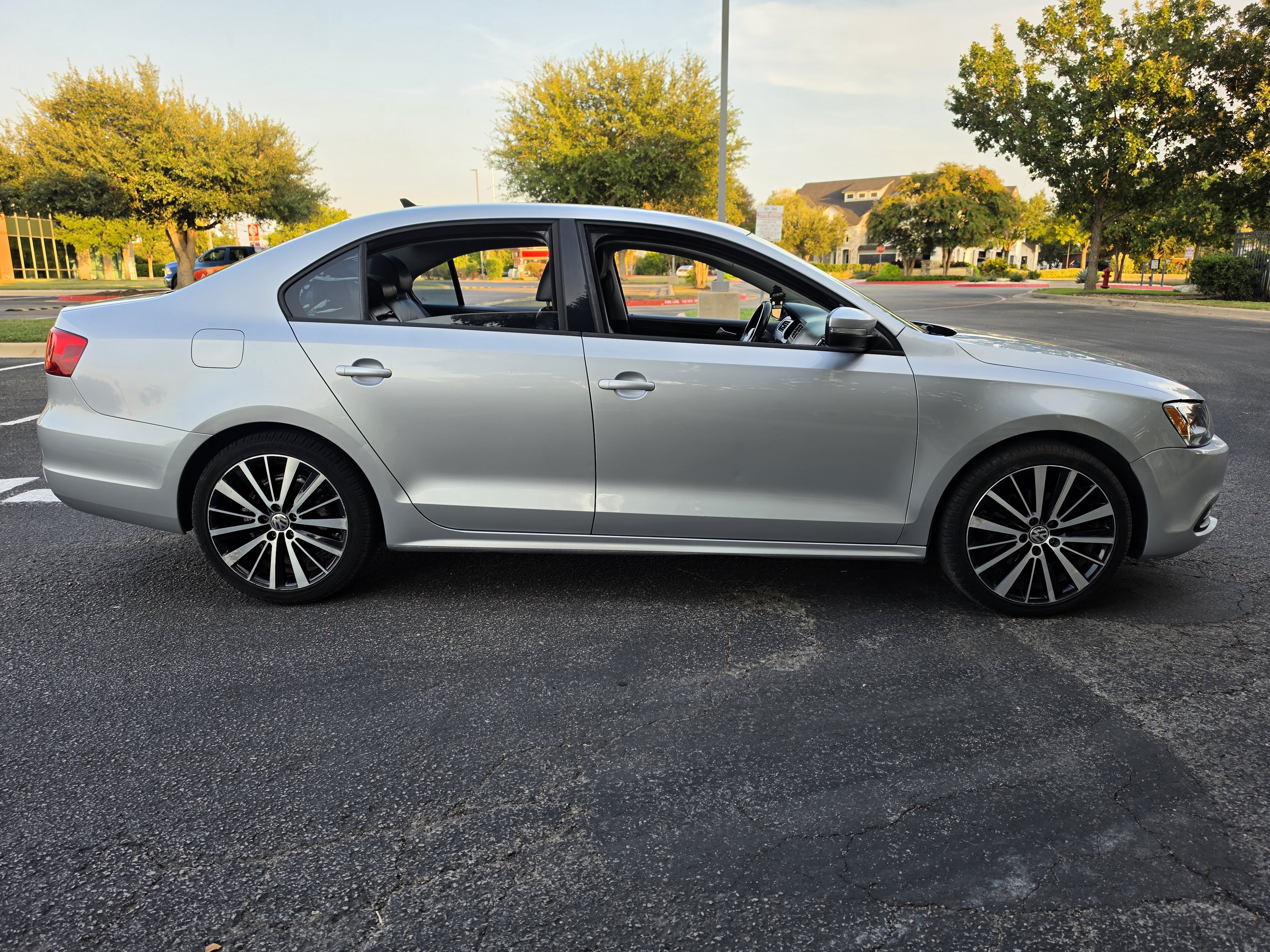 Used 2014 Volkswagen Jetta SE FWD image 8