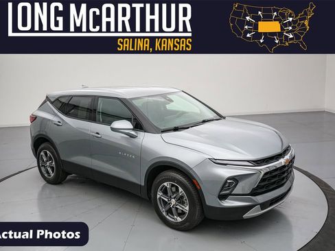 Used 2025 Chevrolet Blazer LT AWD/4WD image 1