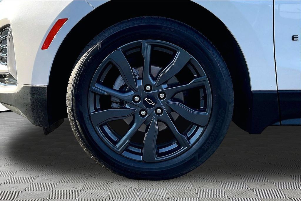 Used 2024 Chevrolet Equinox RS FWD image 36