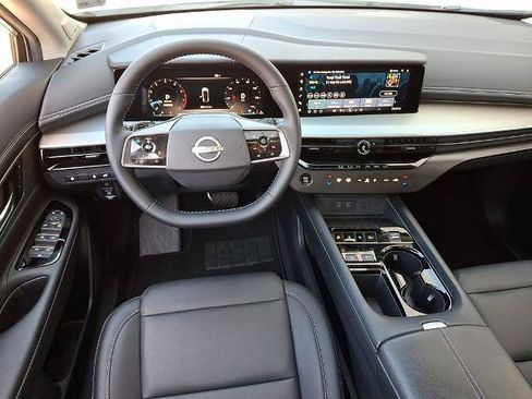 Certified 2025 Nissan Murano SL w/ Cargo Package AWD/4WD image 12