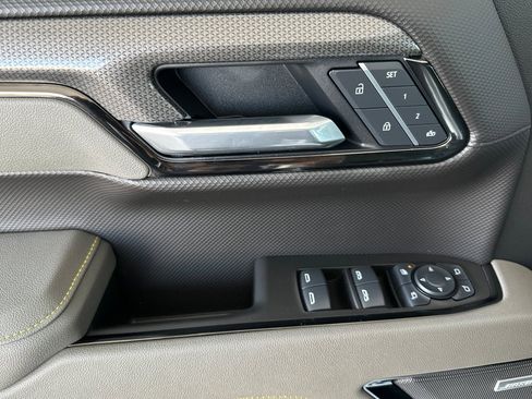 Used 2025 Chevrolet Silverado 1500 ZR2 w/ Technology Package image 12