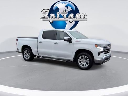 Used 2022 Chevrolet Silverado 1500 LTZ image 2