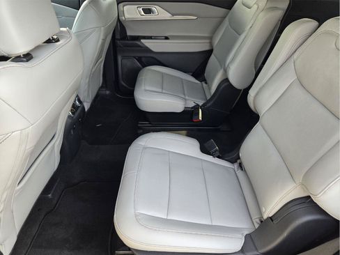 Certified 2025 Ford Explorer Active w/ Active Comfort Package RWD image 29