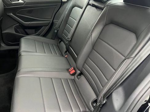 Used 2024 Volkswagen Jetta SE image 12