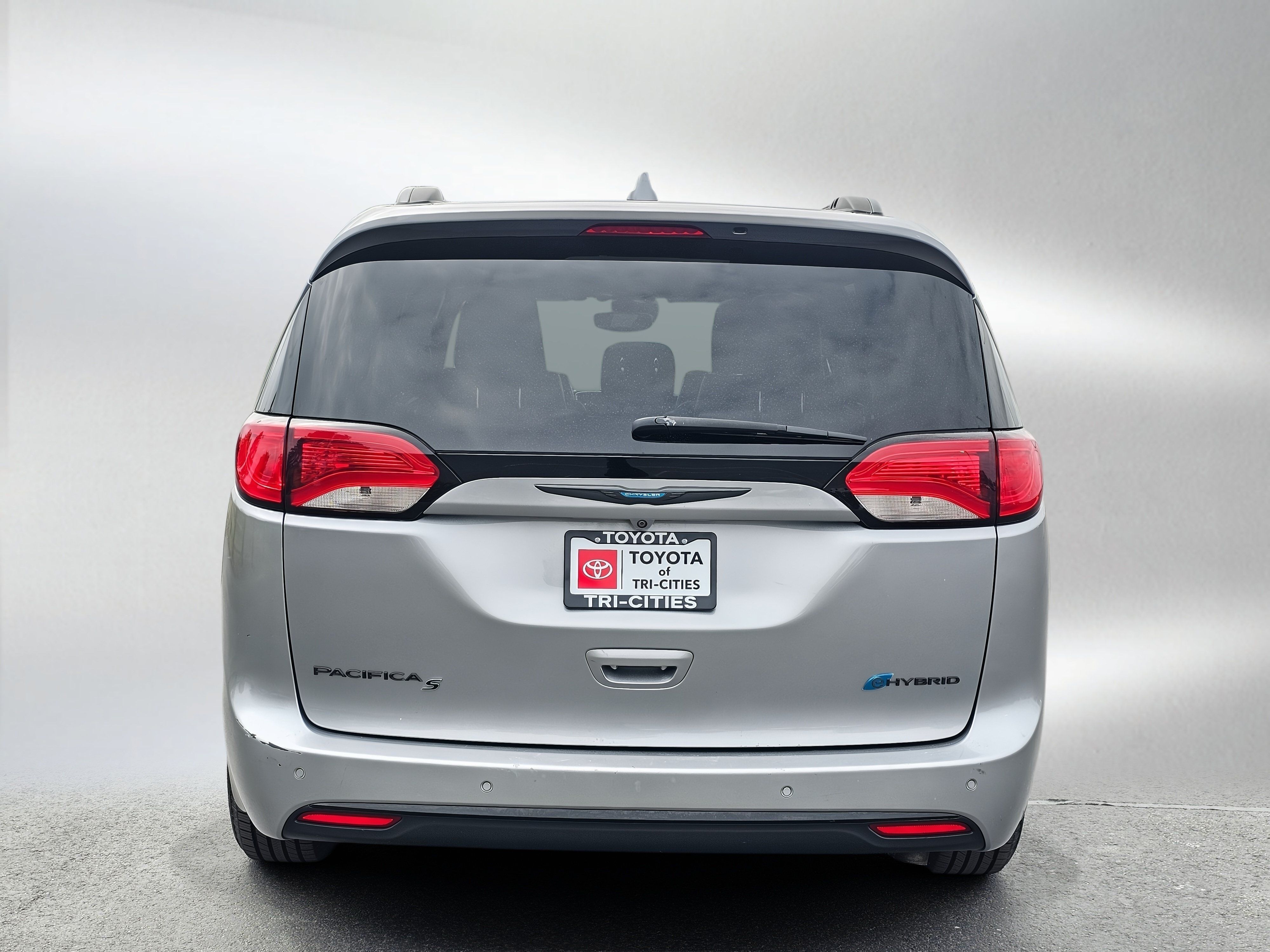 Used 2019 Chrysler Pacifica Limited w/ Advanced Safetytec Group FWD image 4
