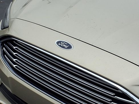 Used 2017 Ford Fusion SE w/ Fusion SE Technology Package FWD image 29