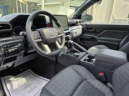 Used 2025 Toyota 4Runner TRD Off-Road Premium image 3