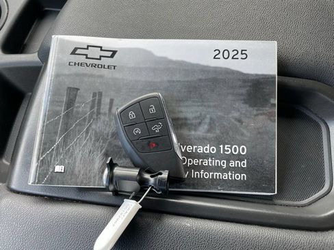 Used 2025 Chevrolet Silverado 1500 LT AWD/4WD image 42