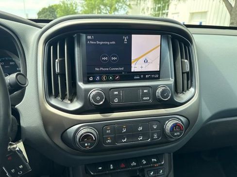 Used 2022 Chevrolet Colorado Z71 AWD/4WD image 18