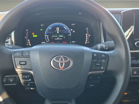 Used 2025 Toyota Camry XSE image 12