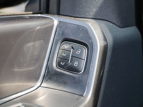 Used 2022 Ford F150 Lariat w/ Equipment Group 502A High image 5