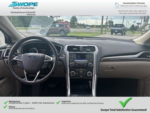 Used 2017 Ford Fusion SE FWD image 22