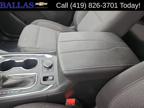 Used 2023 Chevrolet Traverse LT FWD image 23