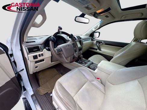 Used 2018 Lexus GX 460 Premium AWD/4WD image 27