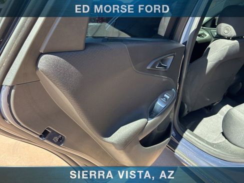 Used 2025 Chevrolet Malibu RS FWD image 17
