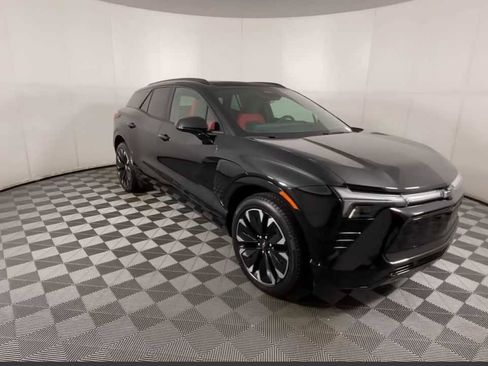 New 2025 Chevrolet Blazer EV RS image 4