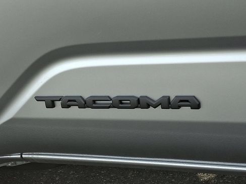 Used 2025 Toyota Tacoma SR5 image 29