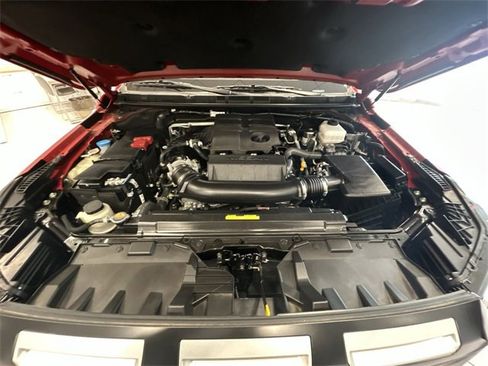 New 2025 Nissan Frontier PRO-4X w/ Black Accent Package image 10