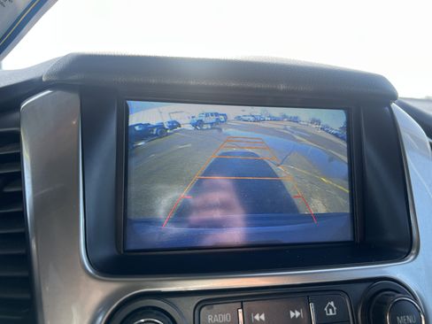 Used 2017 Chevrolet Suburban LT image 28