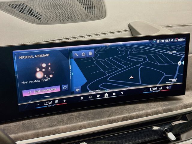 Used 2025 BMW X7 xDrive40i w/ M Sport Package AWD/4WD image 15