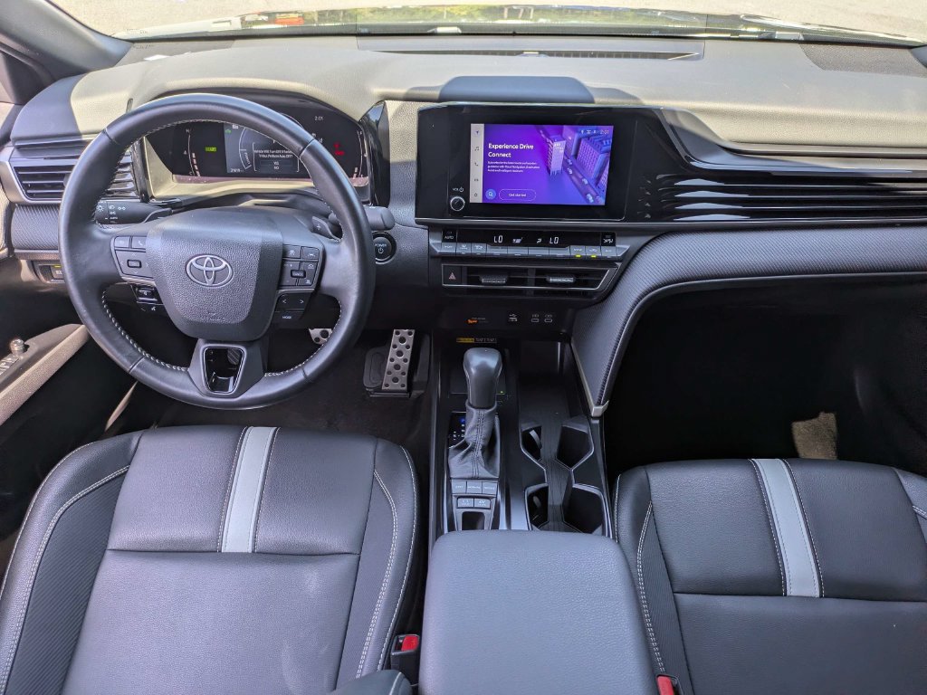 Used 2025 Toyota Camry SE FWD image 14