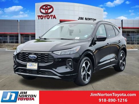 Used 2023 Ford Escape ST-Line Select w/ Tech Pack #2 AWD/4WD image 3
