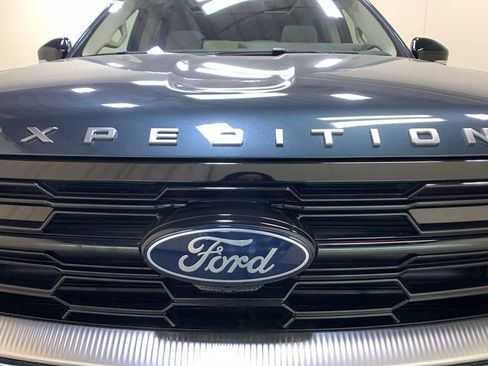 Used 2025 Ford Expedition Max Platinum w/ Platinum Ultimate Package image 57