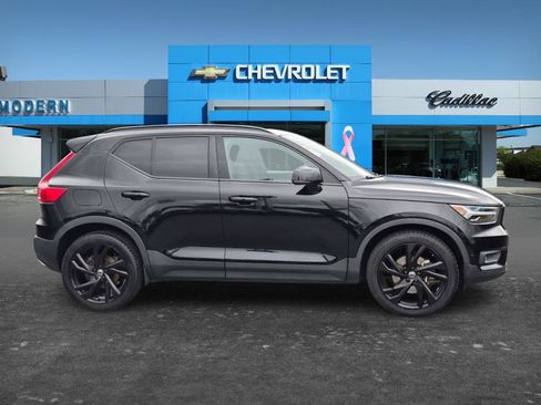 Used 2019 Volvo XC40 T5 R-Design AWD/4WD image 6