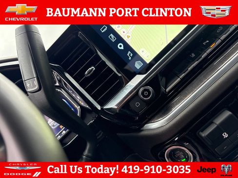 Used 2025 Chevrolet Silverado 2500 LTZ w/ LTZ Convenience Package AWD/4WD image 25