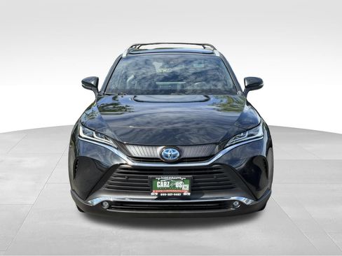 Used 2023 Toyota Venza XLE AWD/4WD image 2