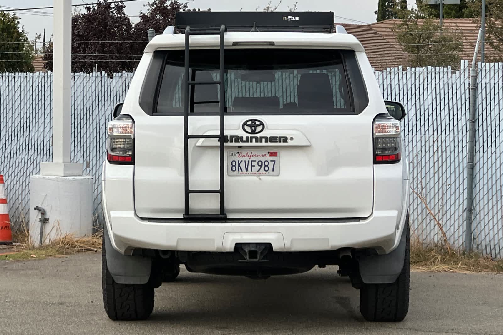 Used 2018 Toyota 4Runner SR5 AWD/4WD image 4