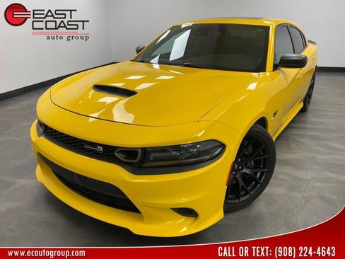 Used 2017 Dodge Charger R/T Scat Pack w/ Dynamics Package RWD image 1