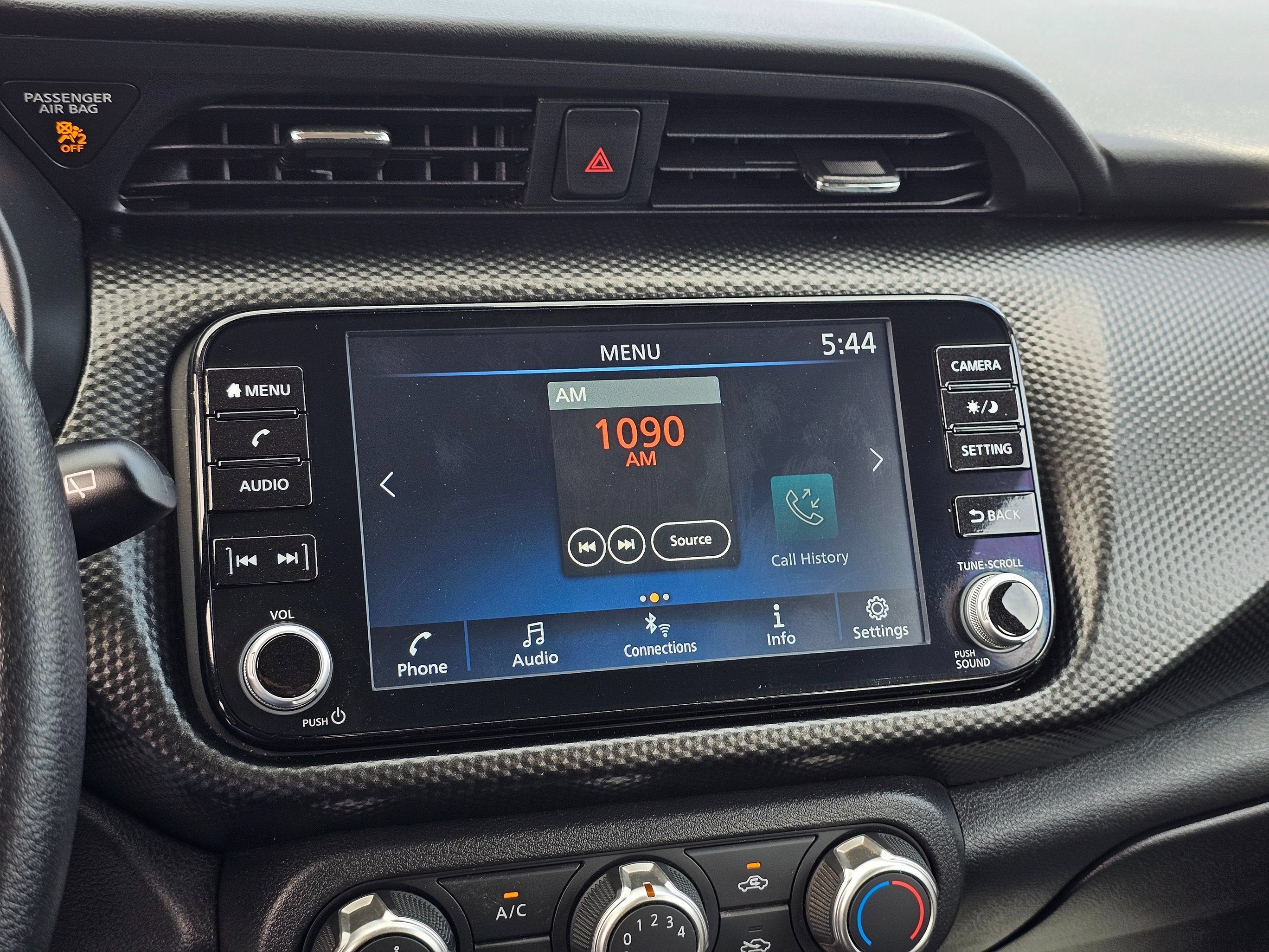 Used 2023 Nissan Kicks SV w/ Interior Electronics Package FWD image 30