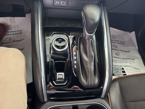 Used 2025 GMC Canyon AT4 AWD/4WD image 31