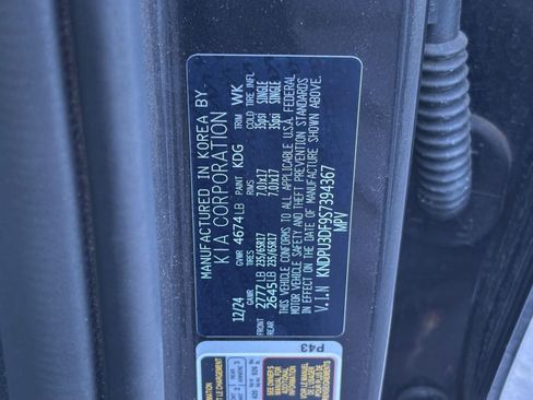 Used 2025 Kia Sportage LX image 28