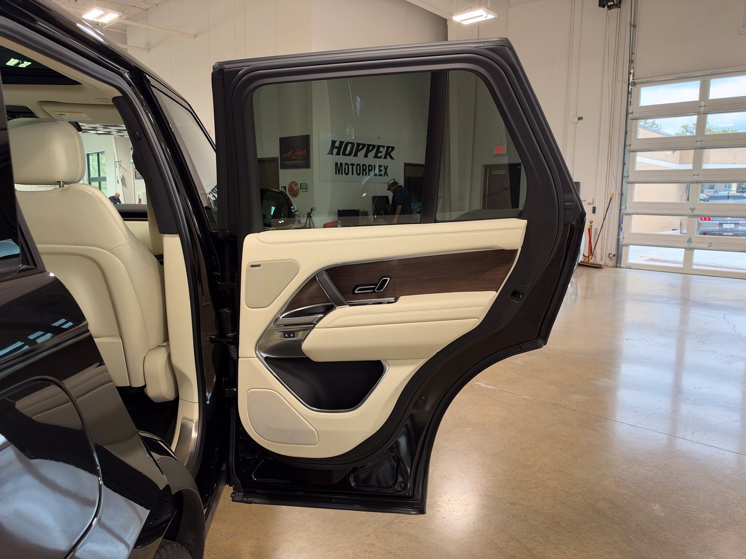 Used 2024 Land Rover Range Rover SE AWD/4WD image 38