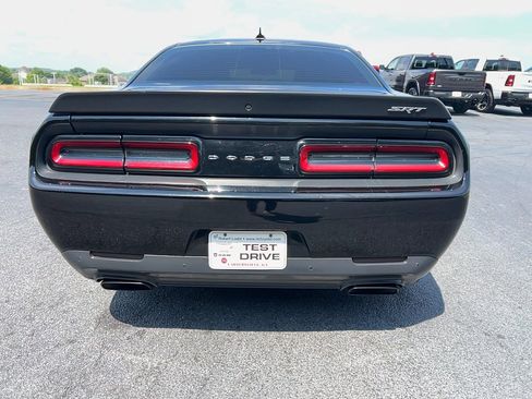 Used 2016 Dodge Challenger SRT Hellcat RWD image 6