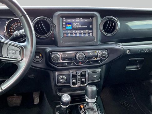 Used 2022 Jeep Wrangler Unlimited Sport AWD/4WD image 5