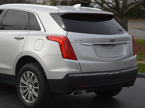 Used 2017 Cadillac XT5 Luxury w/ Driver Awareness Package image 3