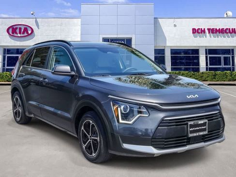 Certified 2023 Kia Niro EX FWD image 3