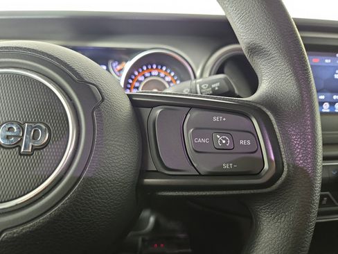 Used 2022 Jeep Gladiator Sport image 15