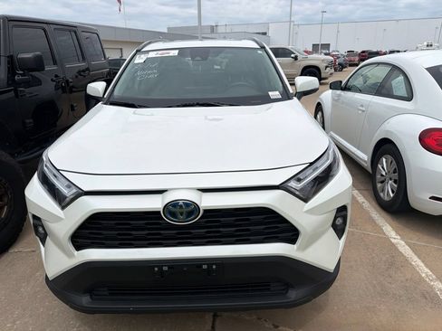 Used 2022 Toyota RAV4 XLE Premium AWD/4WD image 2
