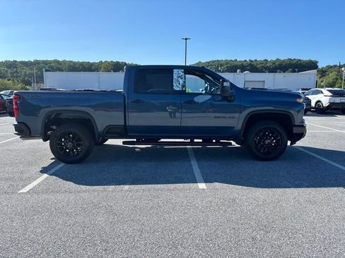 Used 2025 Chevrolet Silverado 2500 Custom w/ Custom Convenience Package AWD/4WD image 4